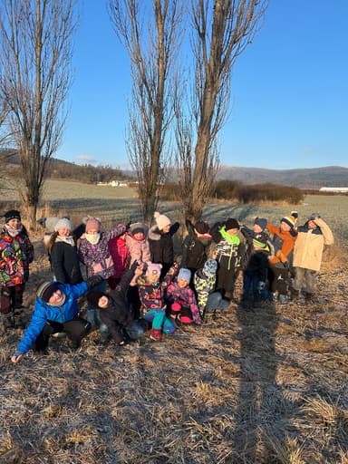 Krmení ptáčků s 1. a 2. třídou Image